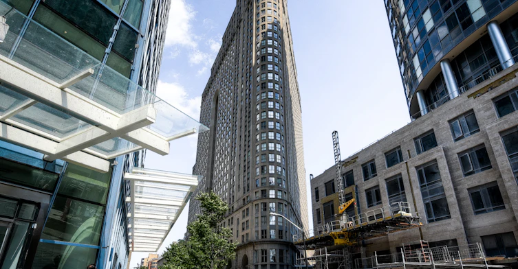 25 The Esplanade, Toronto, ON M5E 1Z4