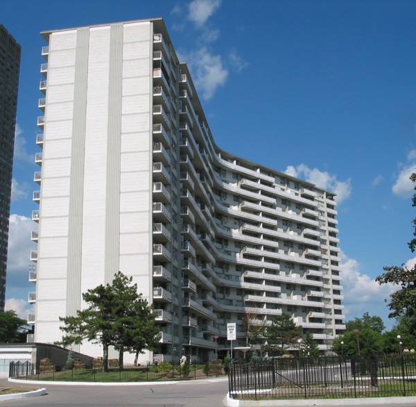 79 Thorncliffe Park Drive, Toronto, ON M4H 1L5
