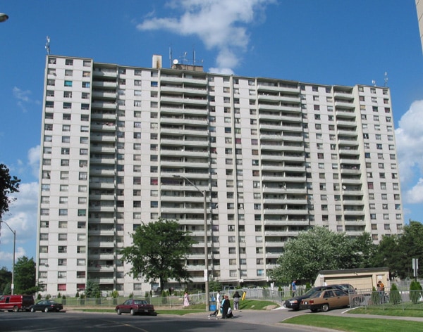 71 Thorncliffe Park Drive, Toronto, ON M4H 1L3