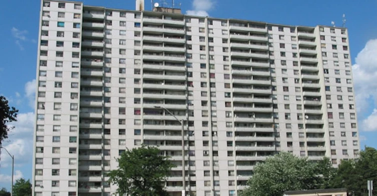 71 Thorncliffe Park Drive, Toronto, ON M4H 1L3