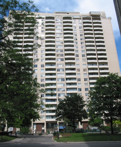 400 Walmer Road, Toronto, ON M5P 2X7