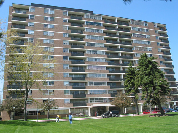 53 Warrender Avenue , Toronto, ON M9B 5Z7