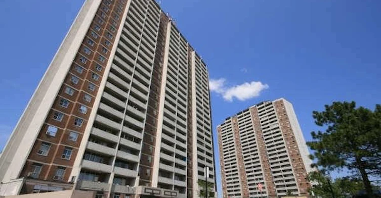 2405 Finch Avenue West, Toronto, ON M9M 2X2