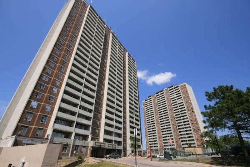 Lori Gardens, 2405 Finch Avenue West Toronto, ON REW