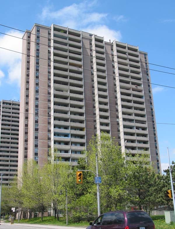 1765 Weston Road , Toronto, ON M9N 3P7