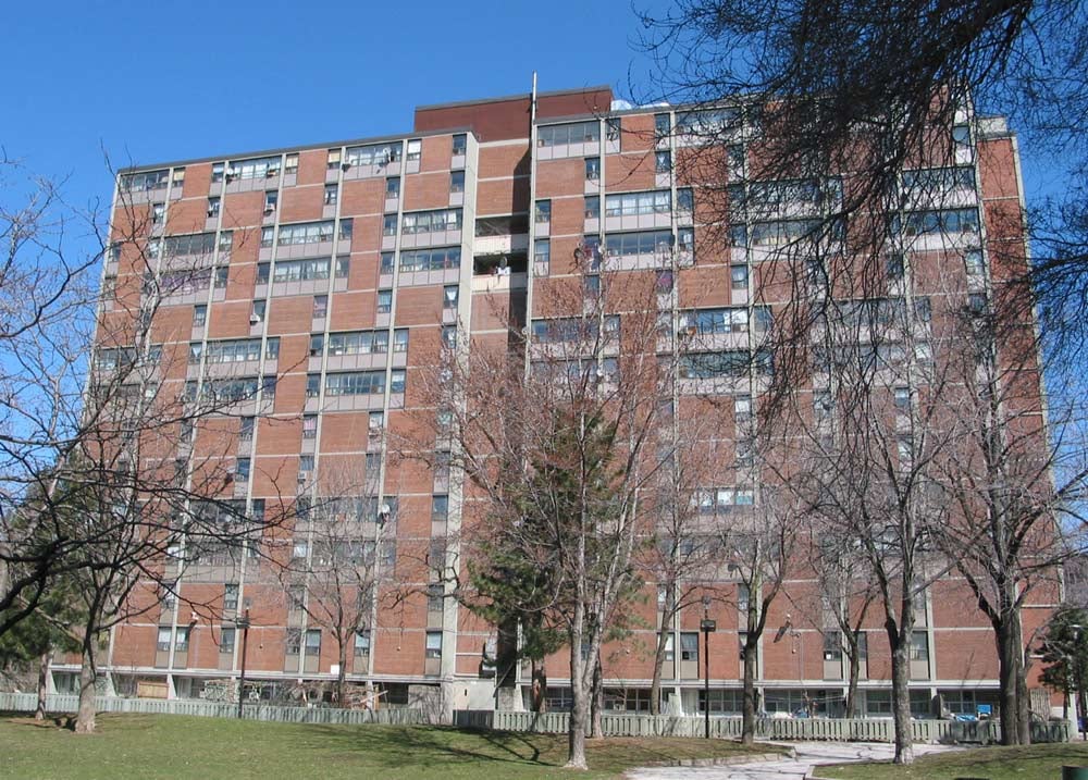 605 Whiteside Place , Toronto, ON M5A 1Y7
