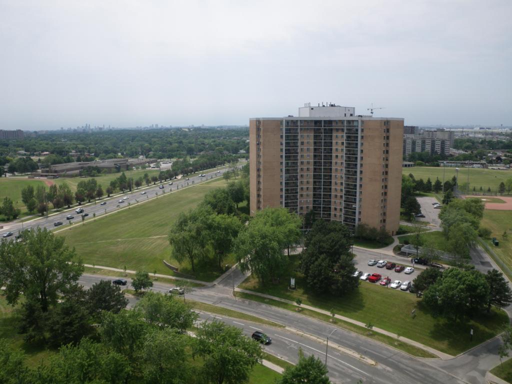 120 Widdicombe Hill Boulevard , Toronto, ON M9R 4A6 - 2