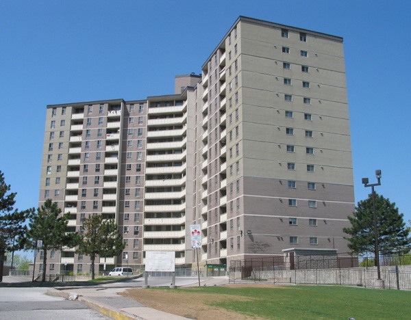 10 Willowridge Road, Toronto, ON M9R 3Y8