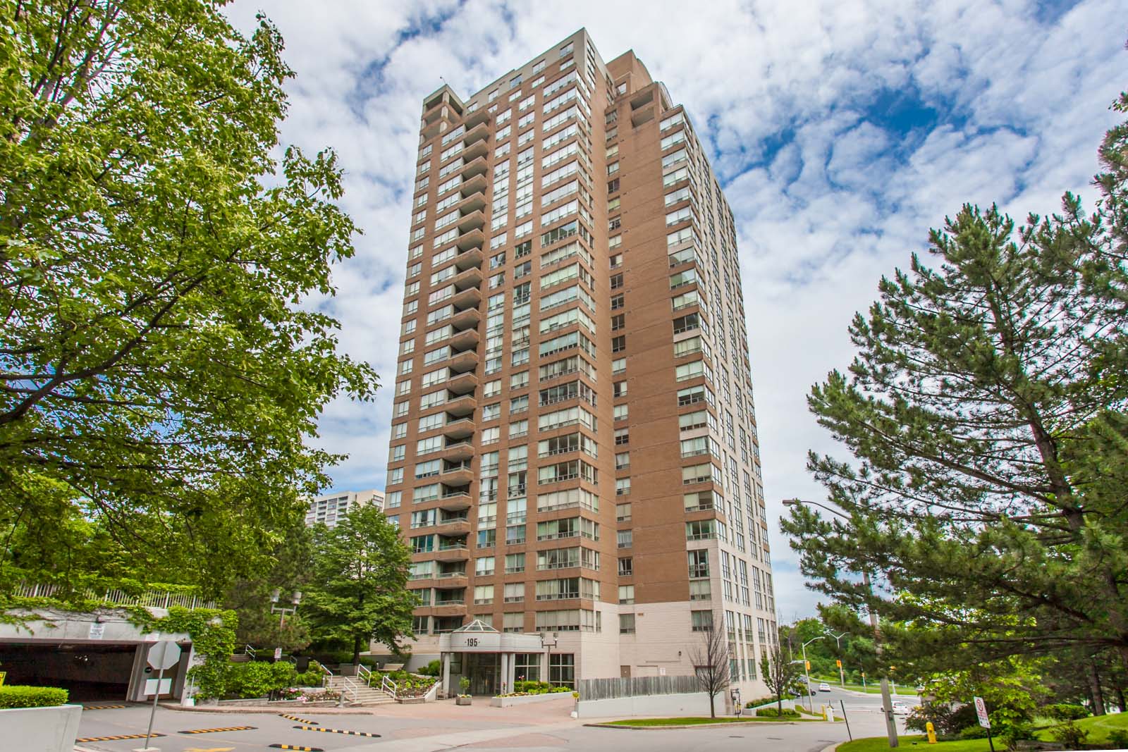 195 Wynford Drive, Toronto, ON M3C 3P3