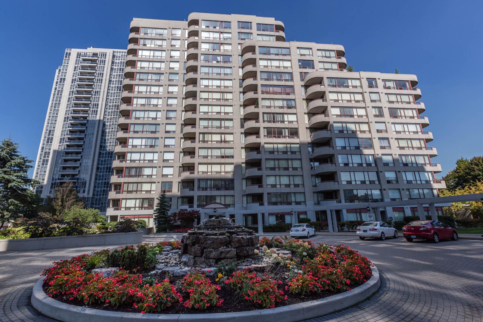 5785 Yonge Street, Toronto, ON M2M 4J2