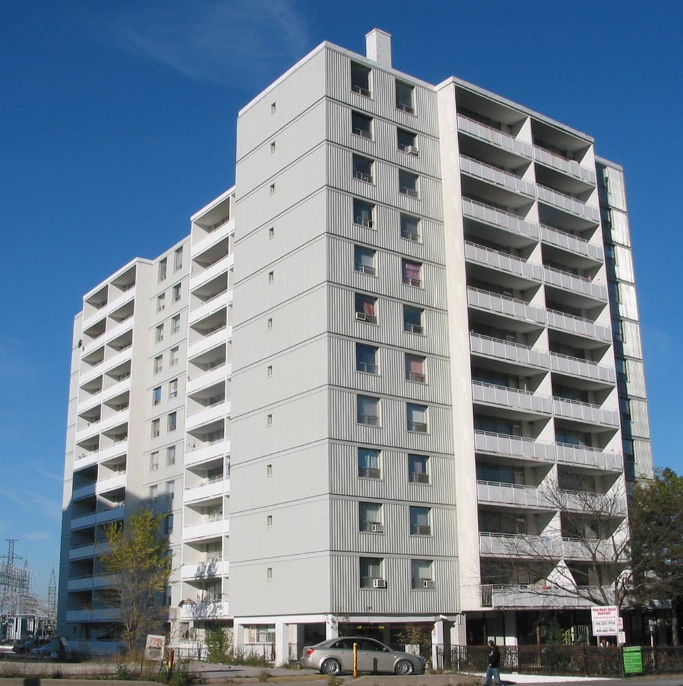 5754 Yonge Street, Toronto, ON M2M 3T6