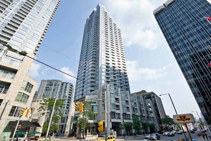 Quantum South Tower, 2181 Yonge Street Toronto, ON - REW