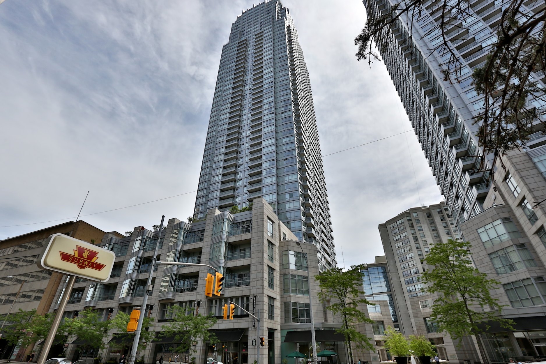 2191 Yonge Street, Toronto, ON M4S 2B1