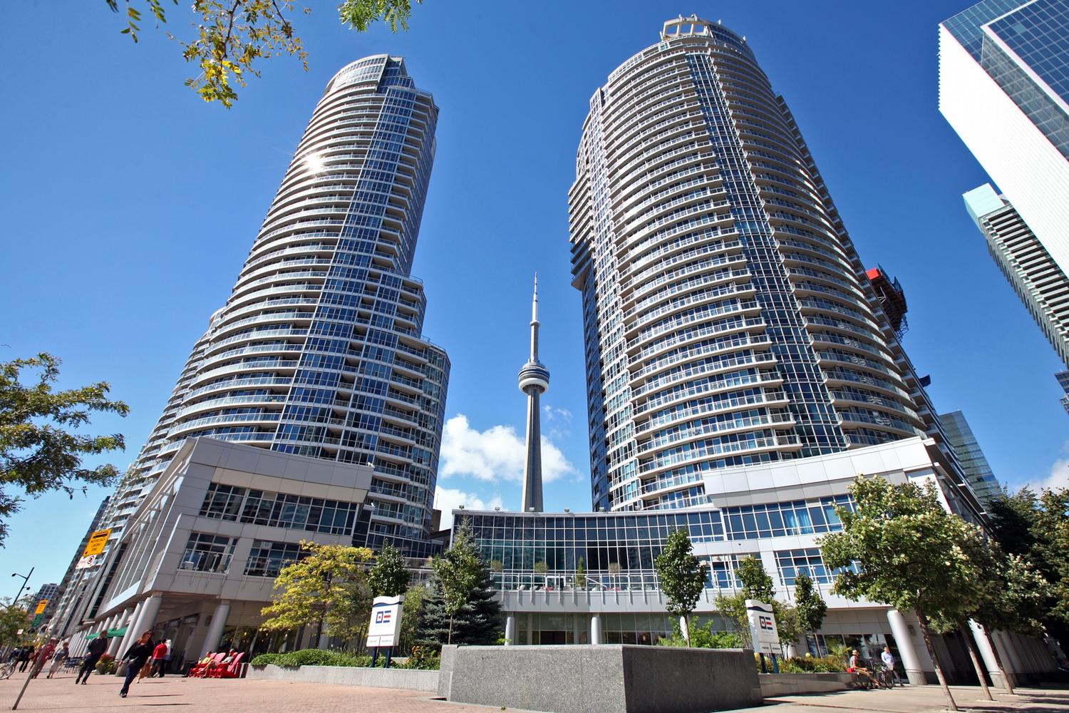 208 Queens Quay, Toronto, ON M5J 2Y5