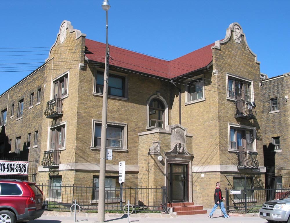 140 Wellesley Street East, Toronto, ON M4Y 1J1