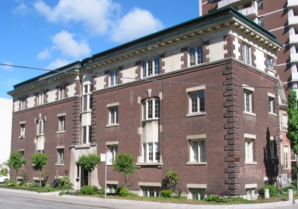 2 Huntley Street, Toronto, ON M4Y 1M3
