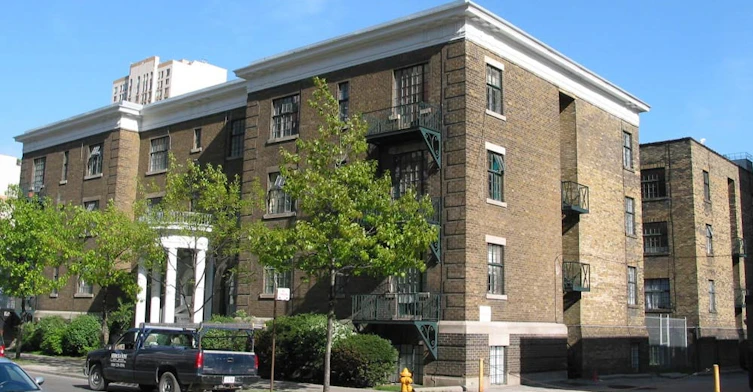 51 Grosvenor Street, Toronto, ON M5S 1B5