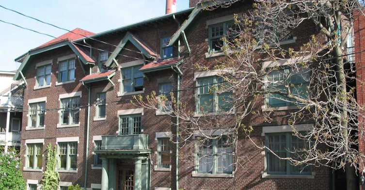 125 Earl Place, Toronto, ON M4Y 1M4 - 2