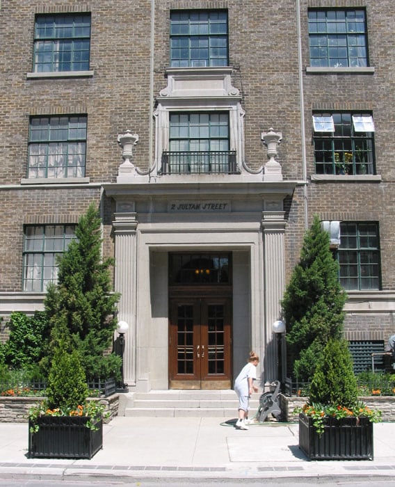 2 Sultan Street, Toronto, ON M5S 1L7 - 2