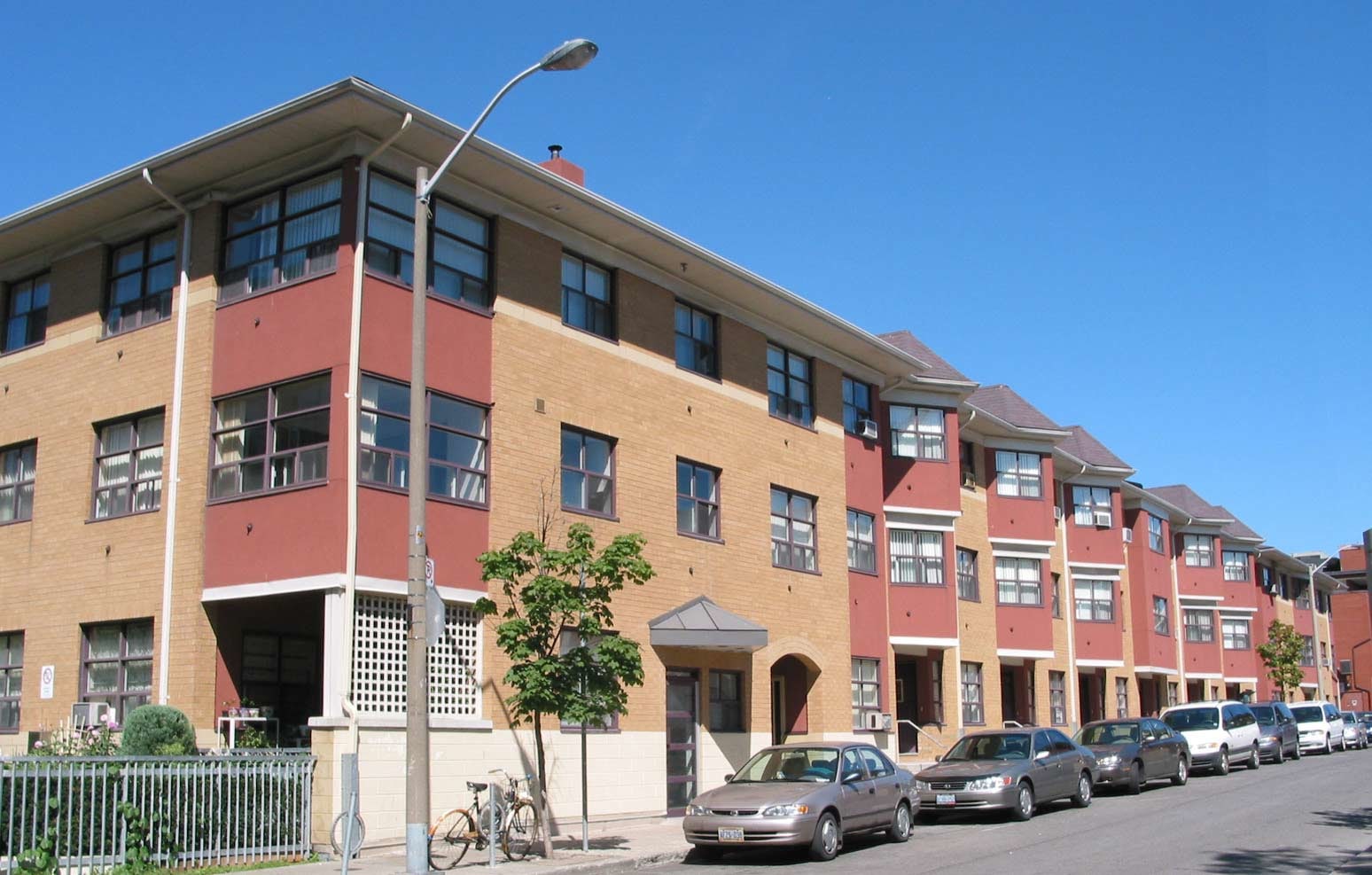 76 Grange Avenue, Toronto, ON M5T 1C8
