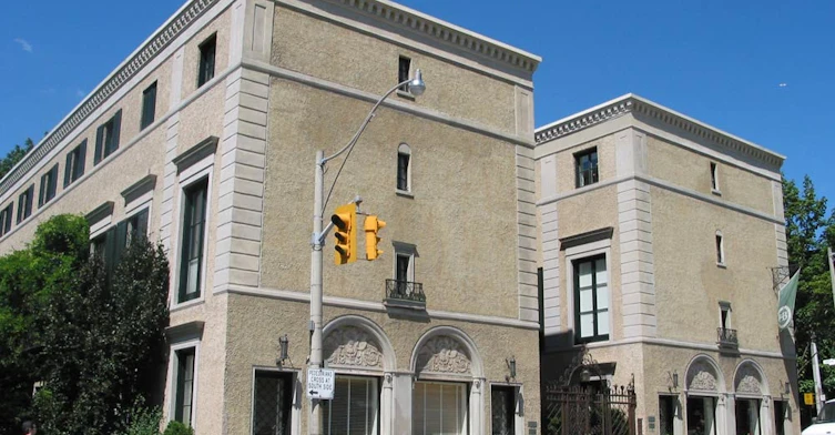 1050 Yonge Street, Toronto, ON M4W 2L1 - 2