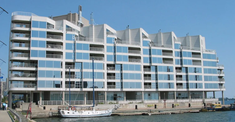 401 Queens Quay West, Toronto, ON M5V 1A2