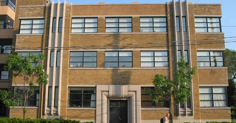 833 King Street West, Toronto, ON M5V 1N9