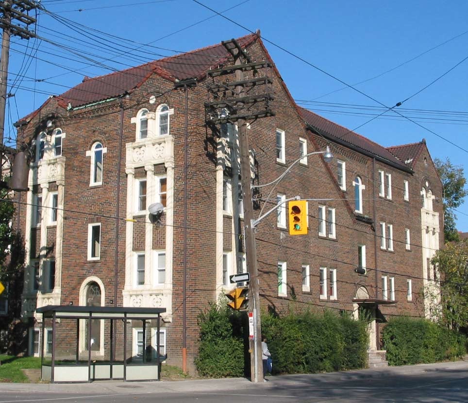 1340 King Street West, Toronto, ON M6K 1H1