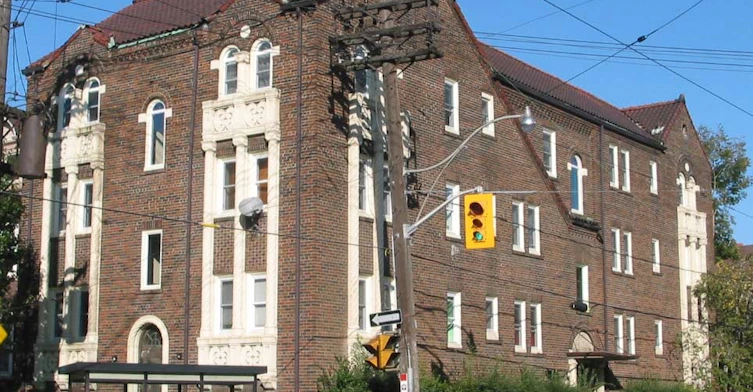 1340 King Street West, Toronto, ON M6K 1H1