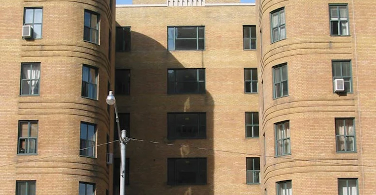 64 Saint Clair Avenue West, Toronto, ON M4V 1N1 - 2