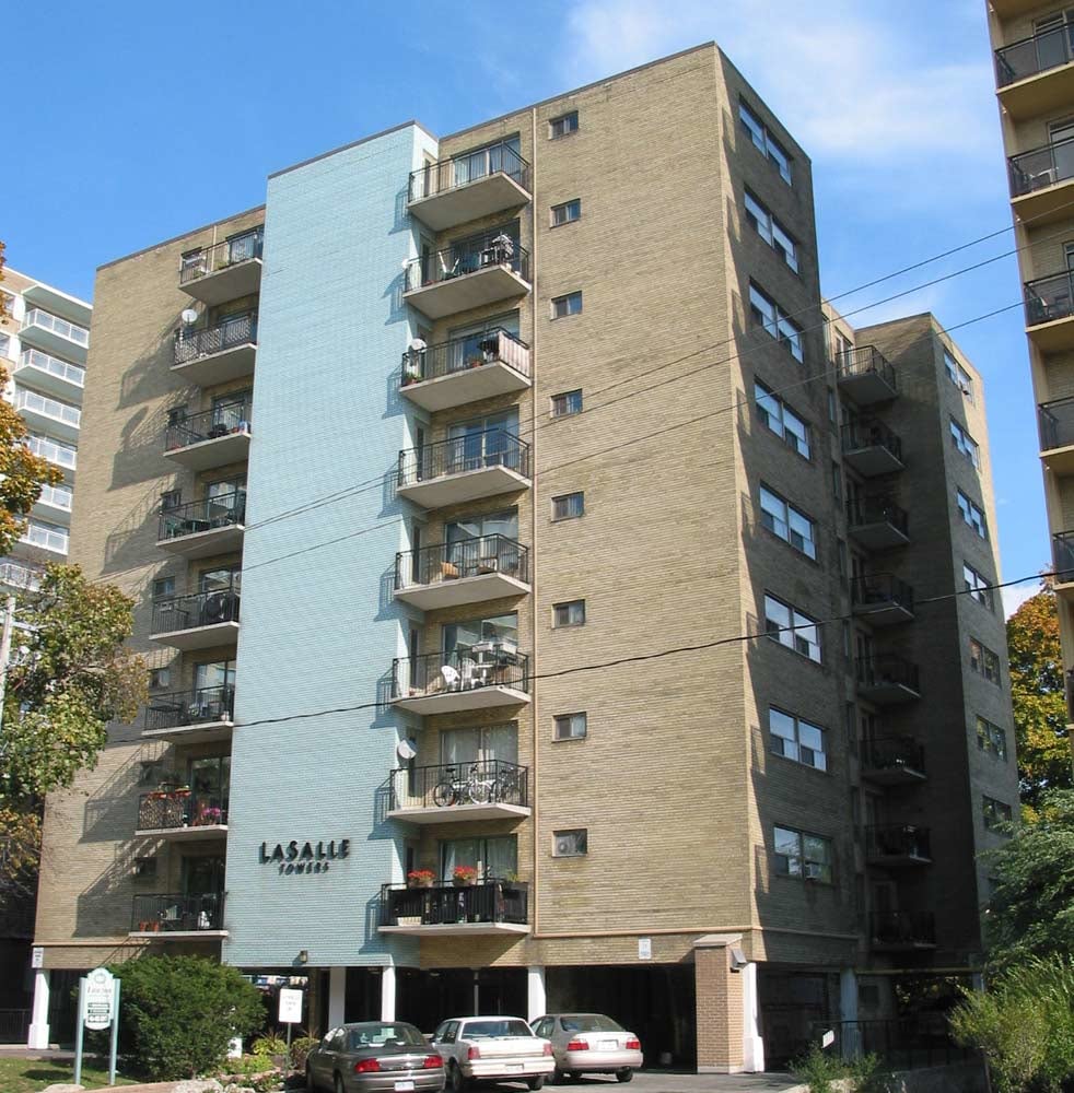 135 Lawton Boulevard, Toronto, ON M4V 1Z6