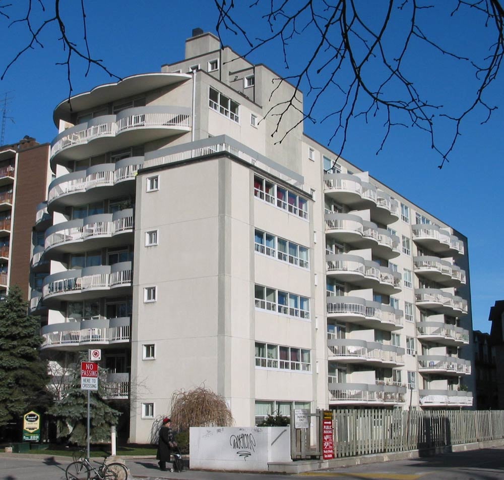 11 Walmer Road, Toronto, ON M5R 2W9