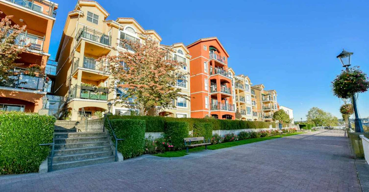 3 Rialto Court, New Westminster, BC V3M 6P2