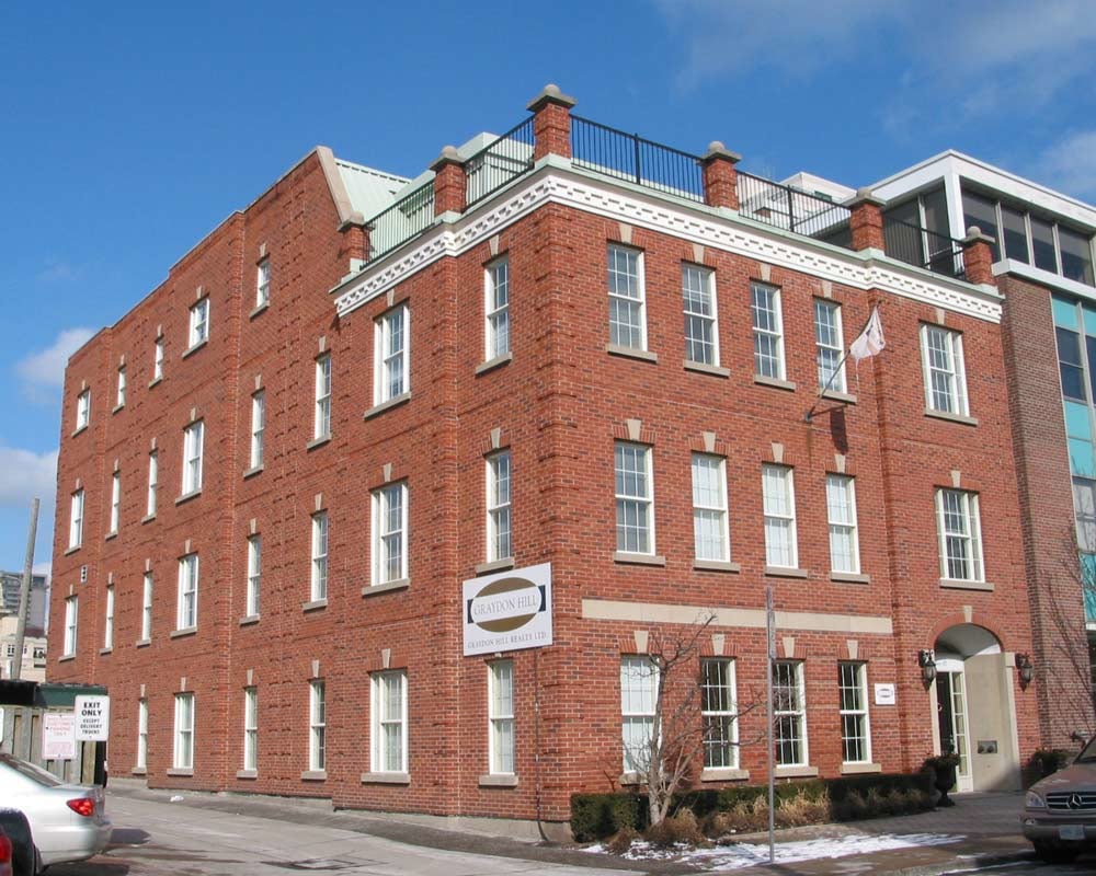 8 Price Street, Toronto, ON M4W 1Z4