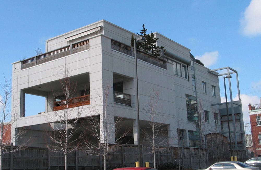 9 Price Street, Toronto, ON M4W 1Z4