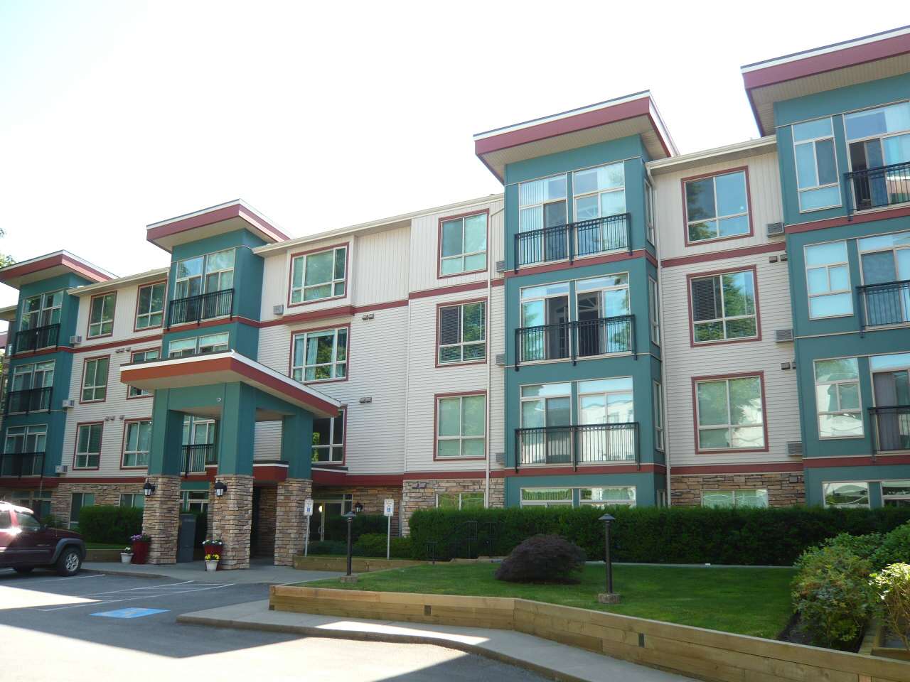 33485 South Fraser Way, Abbotsford, BC V2S 8P9