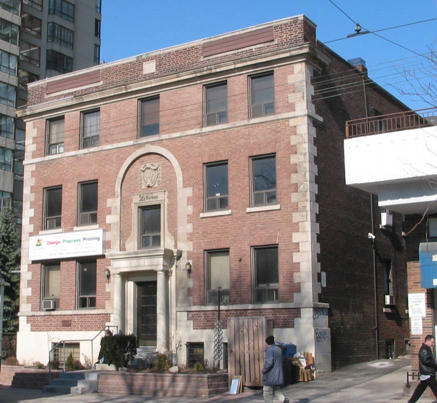 134 Carlton Street, Toronto, ON M5A 2K1