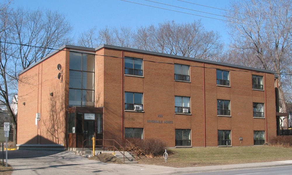 230 River Street, Toronto, ON M5A 3R1