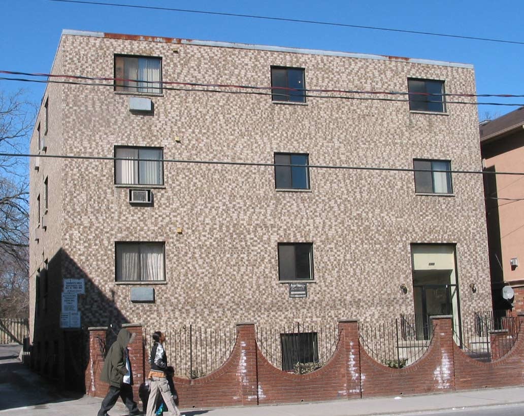 1302 King Street West, Toronto, ON M6K 1G8