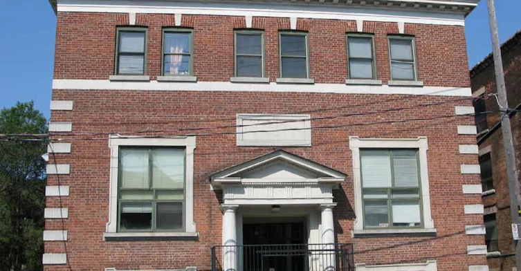 10 Lansdowne Avenue, Toronto, ON M6K 2V8 - 2