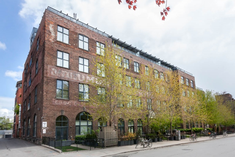 369 Sorauren Avenue, Toronto, ON M6R 3C2