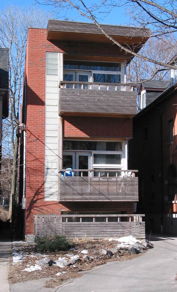 214 Dunn Avenue, Toronto, ON M6K 2R9