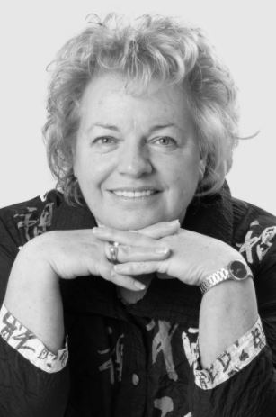 Esther Twerdochlib